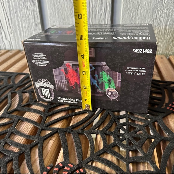 Haunted Mansion Disney's LED Wave Motion 2023 Projector Hitchhiking Ghosts Lowes - Picture 10 of 11